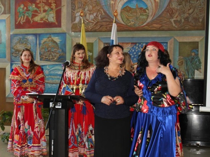 Новую книгу о культуре забайкальских цыган презентуют в Чите  